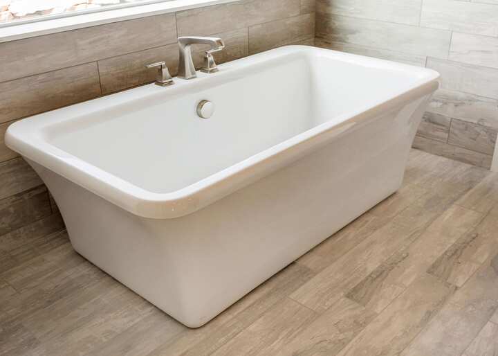 A soaking tub installed by bathroom remodeling contractors in Twin Falls, ID.
